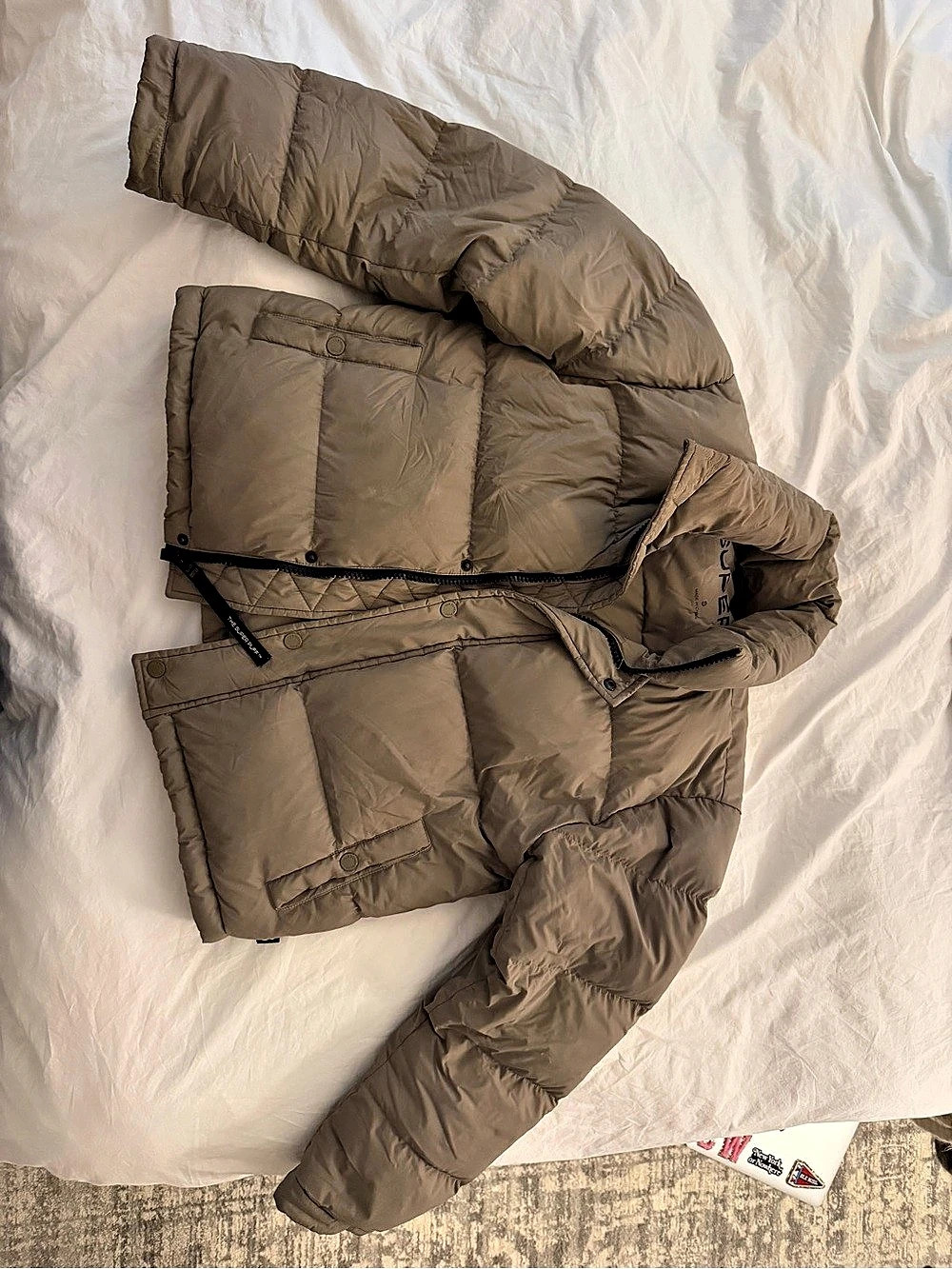 The Super Puff Shorty in Modern Taupe